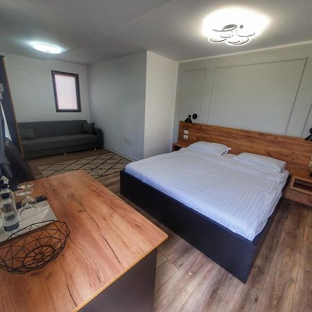 Vily Luxury Rooms Focșani Bagian luar foto