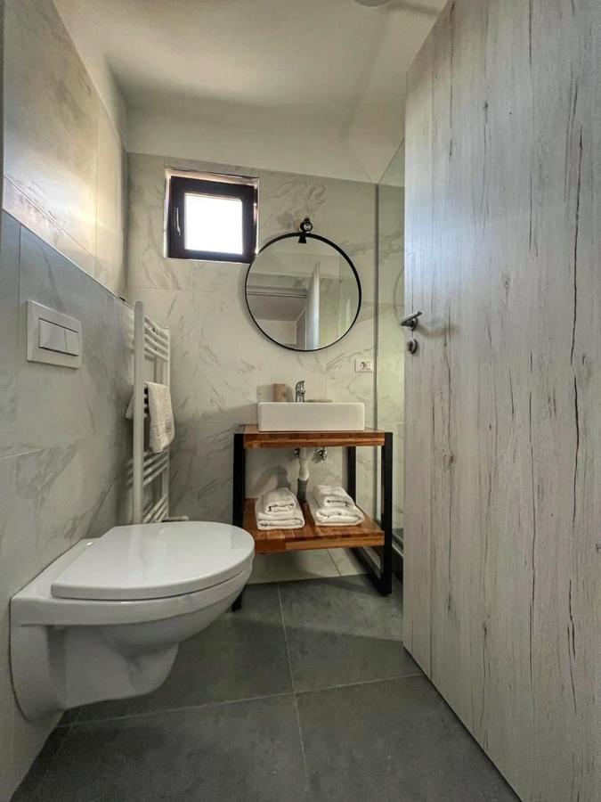 Vily Luxury Rooms Focșani Bagian luar foto