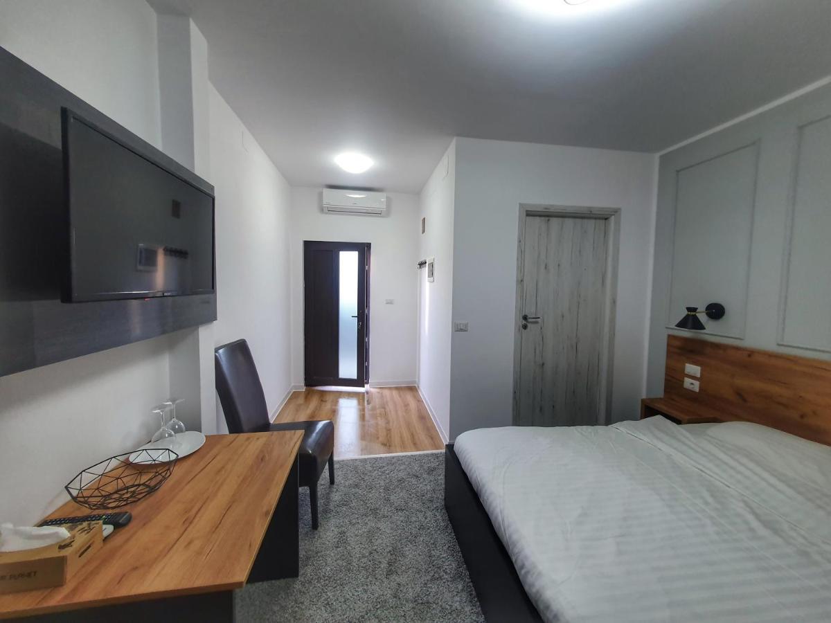 Vily Luxury Rooms Focșani Bagian luar foto