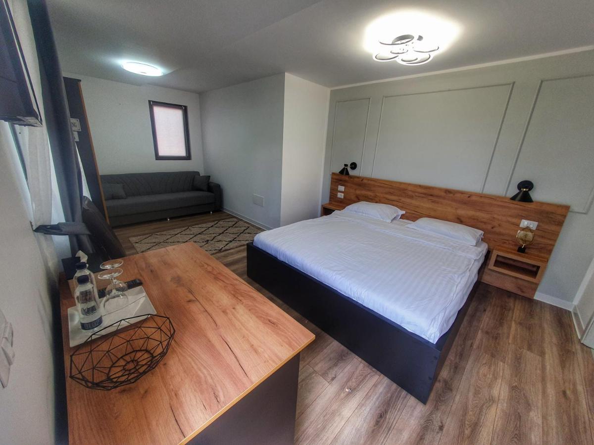 Vily Luxury Rooms Focșani Bagian luar foto