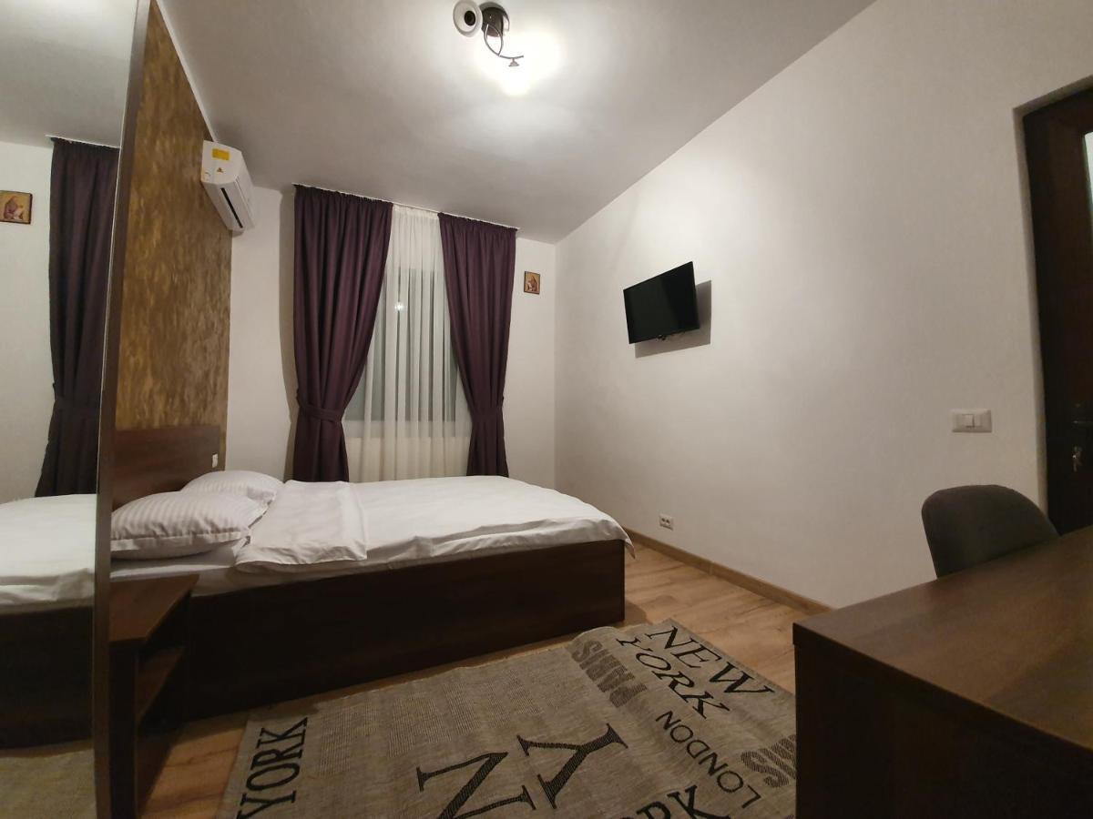 Vily Luxury Rooms Focșani Bagian luar foto