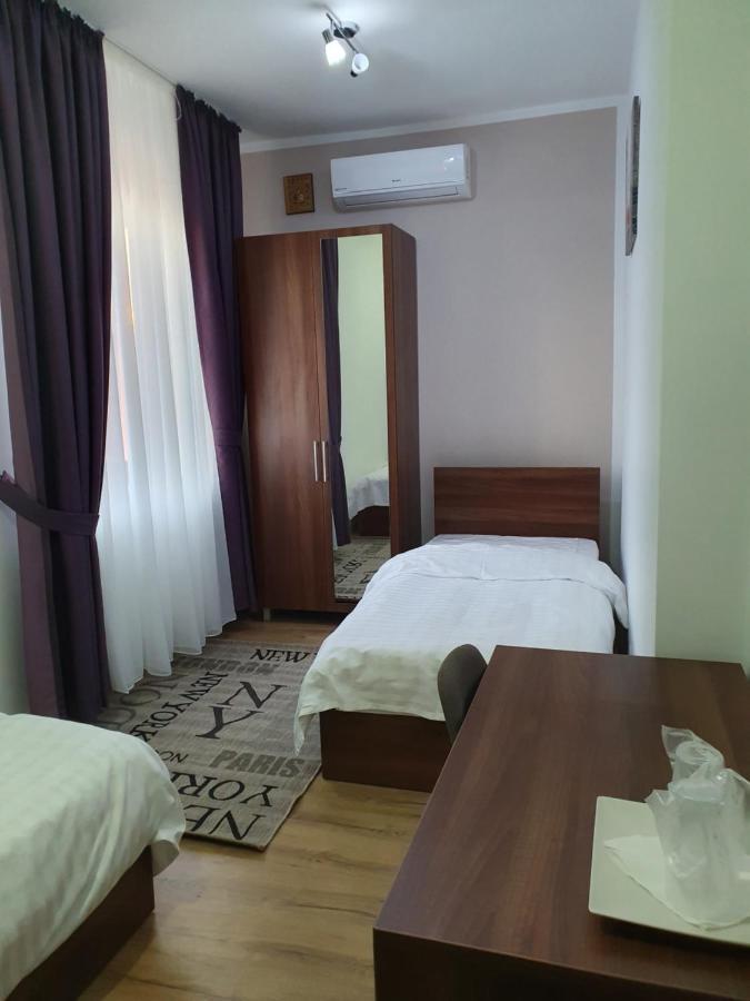 Vily Luxury Rooms Focșani Bagian luar foto
